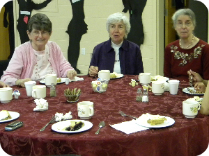 SeniorsLunch1.jpg