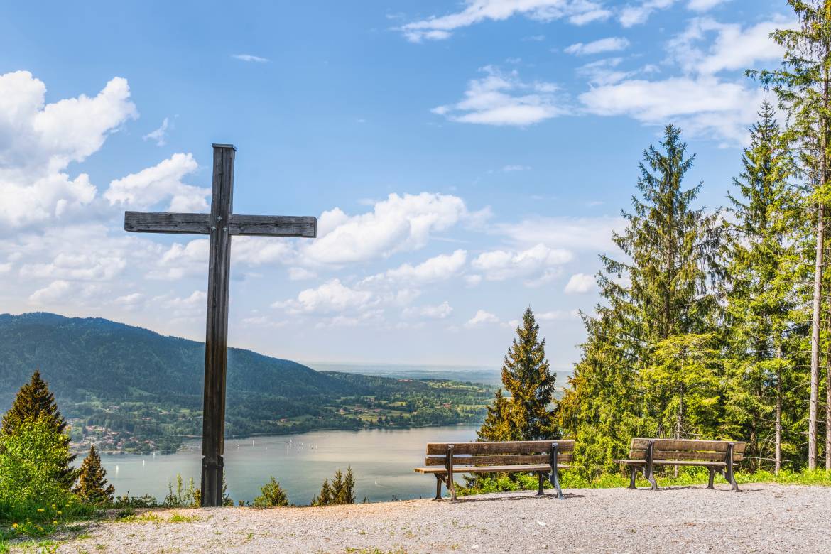 bench-blue-cross-1109602.jpg