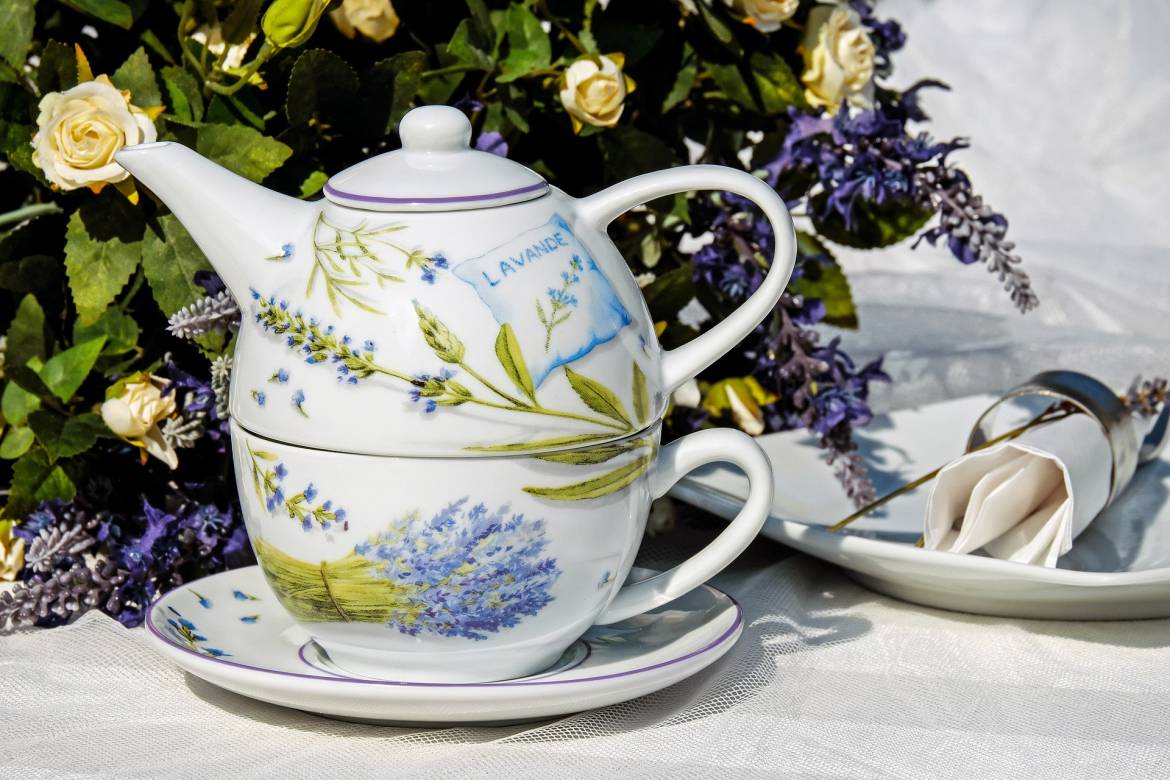 teacup-1670755_1920.jpg